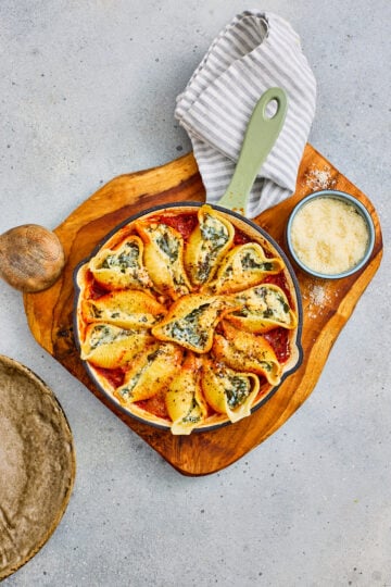 Paneer and spinach stuffed pasta shells served fresh from the oven